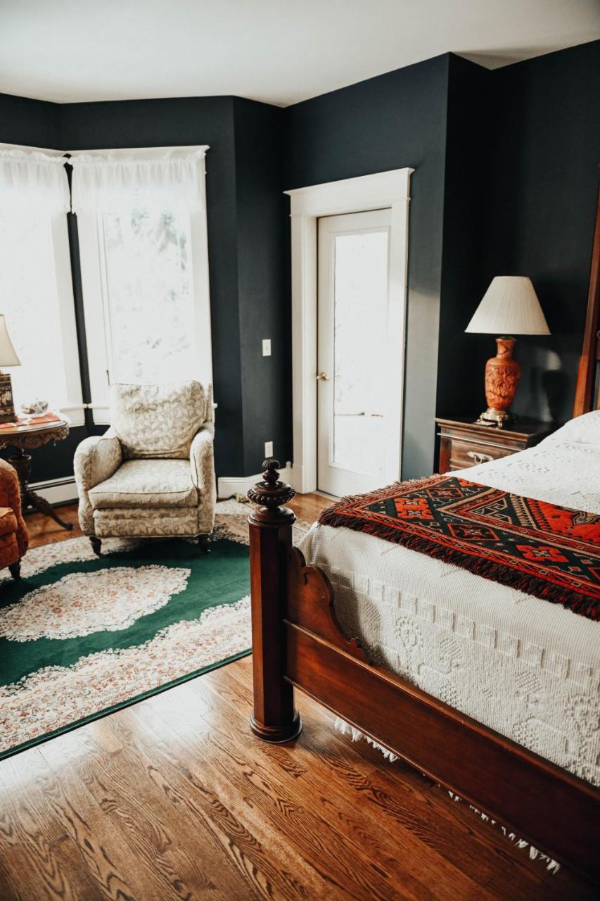 אוראיי China Clipper Inn (Adults Only) מראה חיצוני תמונה