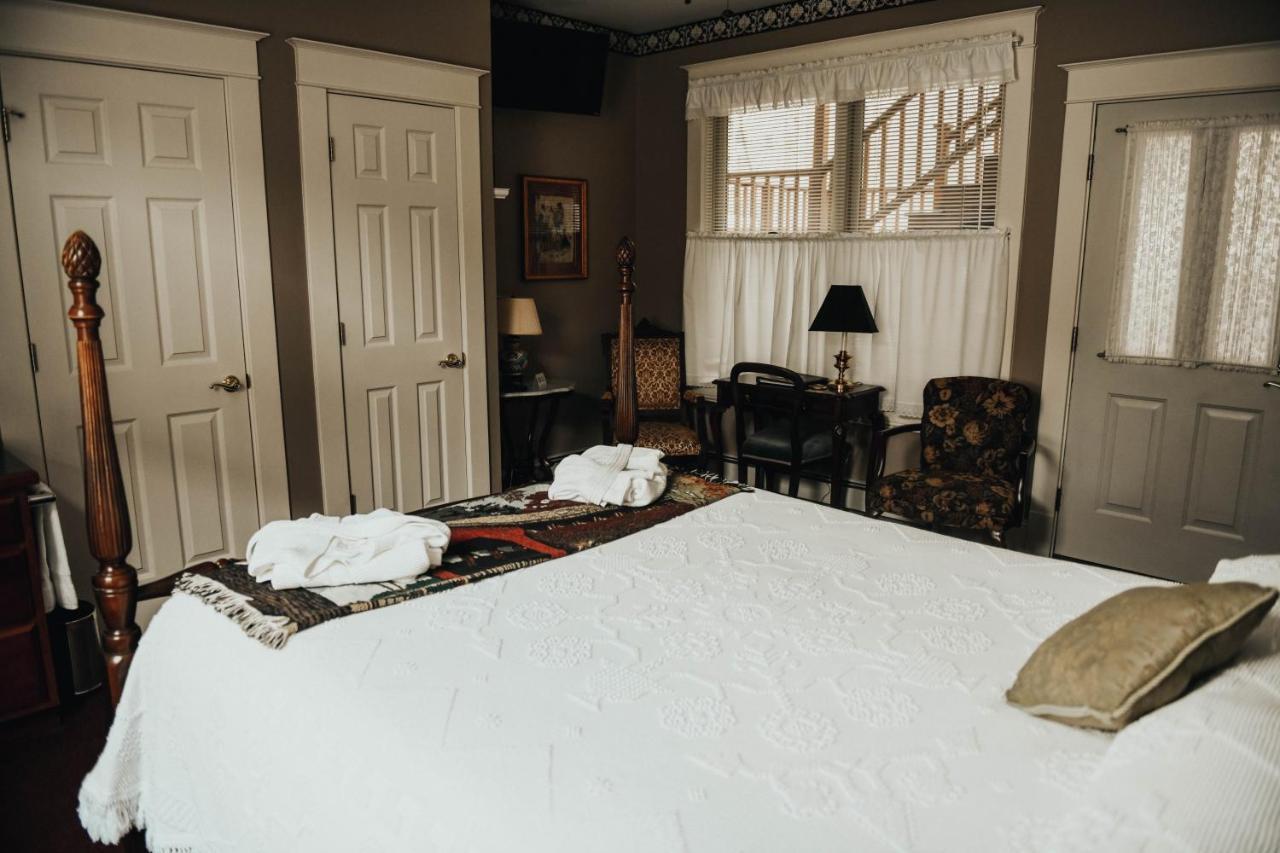 אוראיי China Clipper Inn (Adults Only) מראה חיצוני תמונה