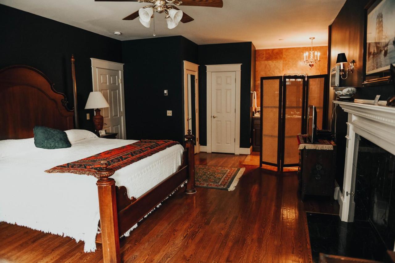 אוראיי China Clipper Inn (Adults Only) מראה חיצוני תמונה
