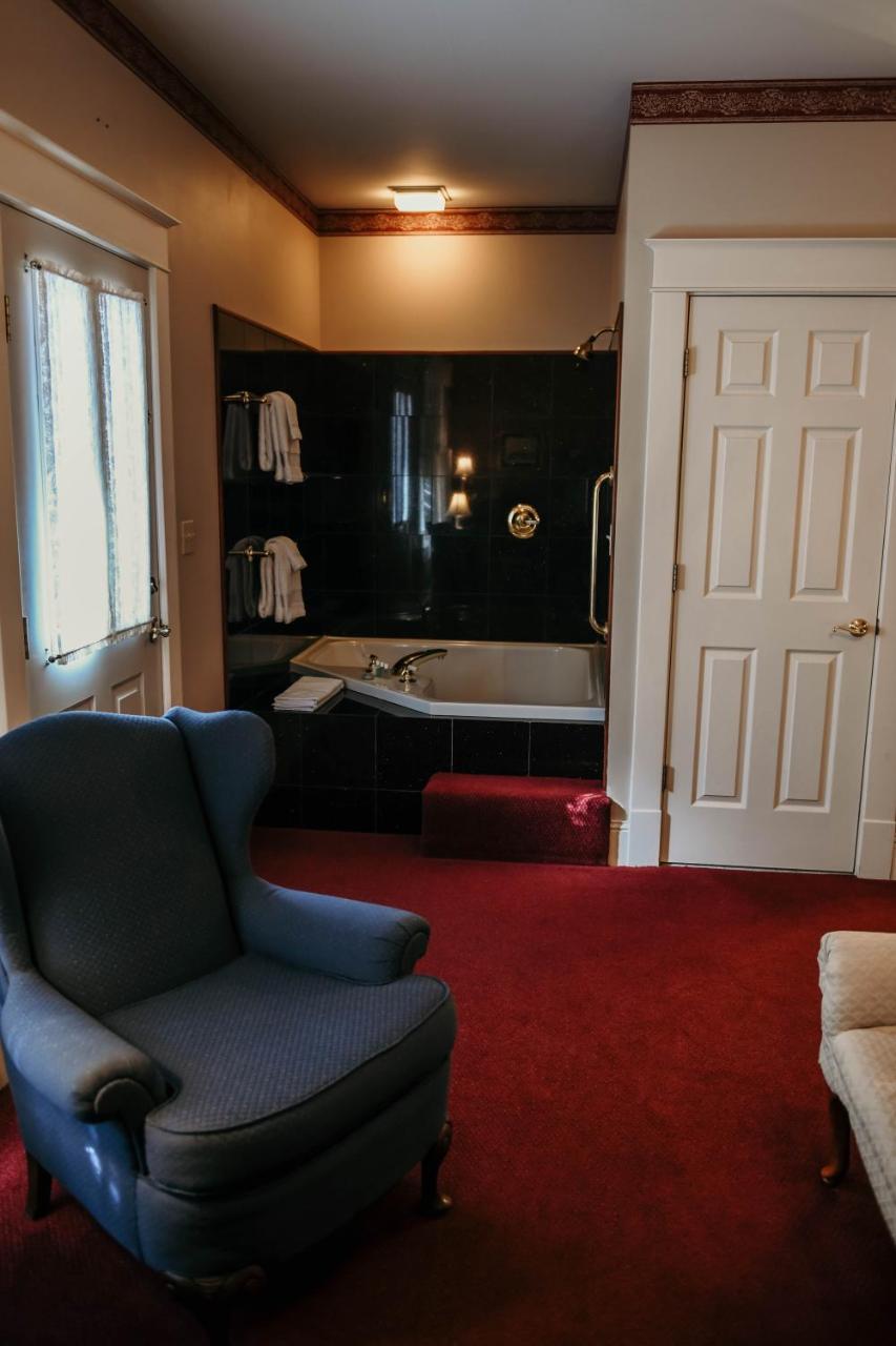 אוראיי China Clipper Inn (Adults Only) מראה חיצוני תמונה